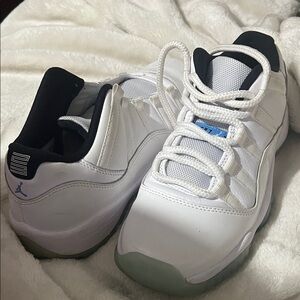 Jordan 11 Low Legend Blue